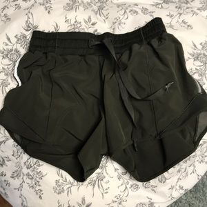 Lululemon 2” shorts